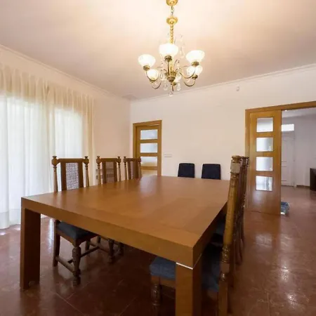 Villa Casa Con Piscina, Jardín Y Aire Acondicionado Cerca De Valencia En La Eliana-l'eliana