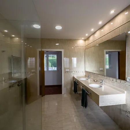 Villa Con Piscina, Jardin Y Aire Acondicionado En La Eliana-l'eliana Valencia