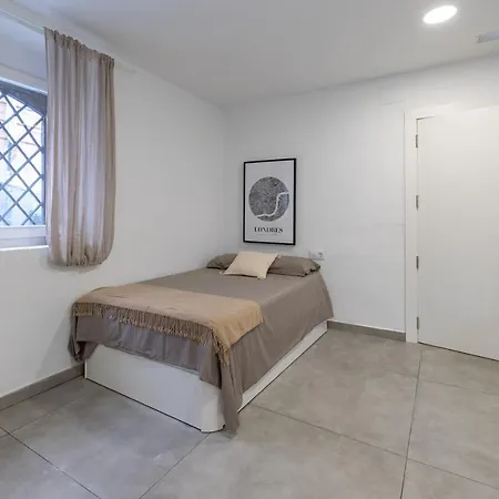 Residencia Universitaria Trinitarios דירה