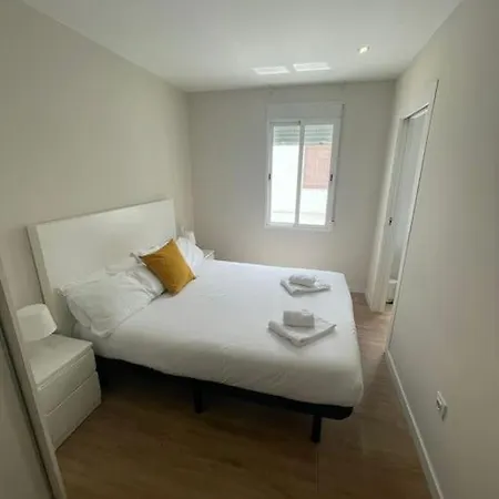 Apartment Centrico De Diseno En Calle Tres Forques,valencia
