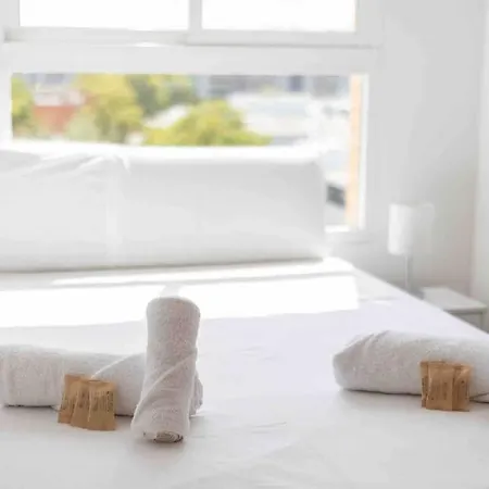 15 Min. Metro Ride To The Center