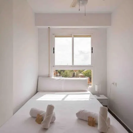 Apartamento 15 Min. Metro Ride To The Center