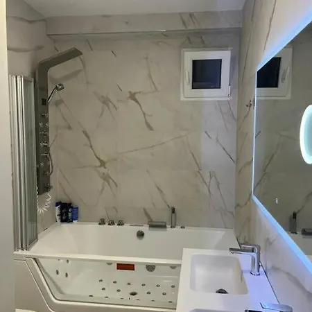 Modern In Heart Of Apartamento *