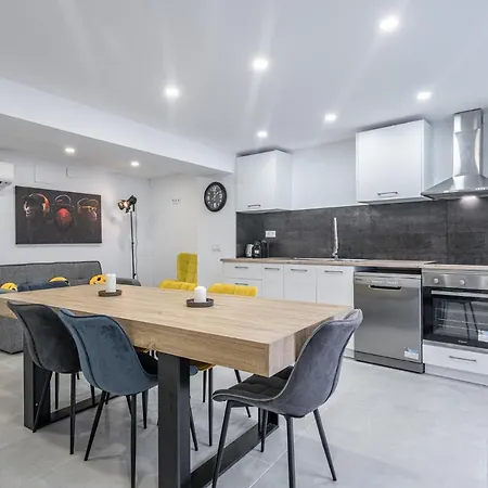 New Modern Cozy Apartment