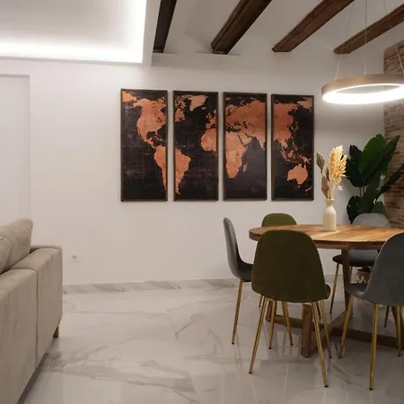 Apartamento Market - Ciutat Vella, Exclusively For Families - Mid-term *