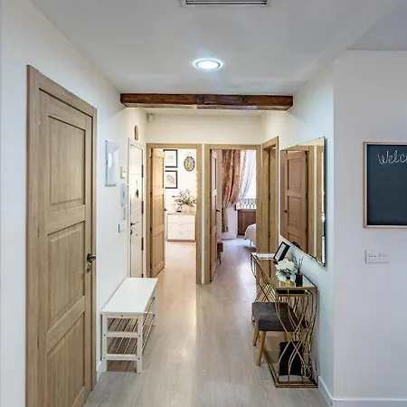 Central Luxury Flat With Free Parking Апартаменты Валенсия