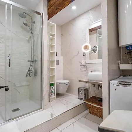 Апартаменты Central Luxury Flat With Free Parking Валенсия