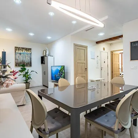 Apartment Central Luxury Flat With Free Parking