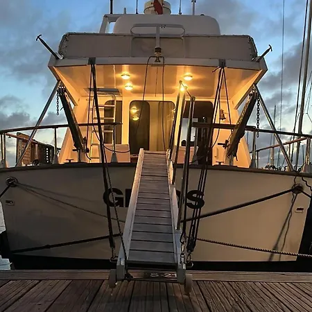 Noche Insolita En Yate De 16m A 2 Minutos De La Playa Bateau-hôtel
