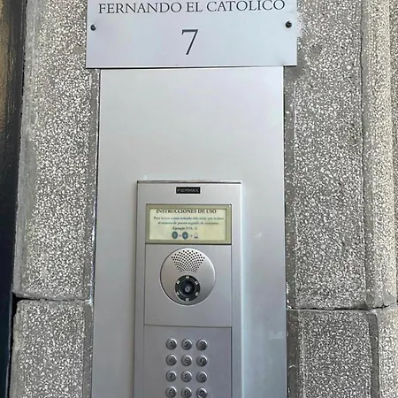 Propiedad Premium De 4 Con Terrazas Privadas En Gran Via Valencia-ac, Wifi, Ubicacion Perfecta Bed & Breakfast *
