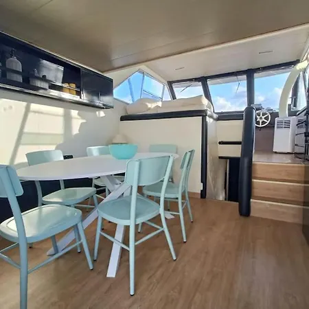 Bateau-hôtel Noche Insolita En Yate De 16m A 2 Minutos De La Playa Valence