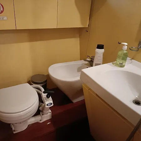 Bateau-hôtel Noche Insolita En Yate De 16m A 2 Minutos De La Playa Valence