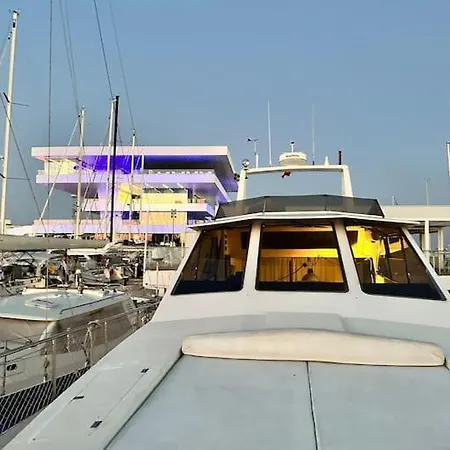 Bateau-hôtel Noche Insolita En Yate De 16m A 2 Minutos De La Playa Valence