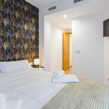 Piso Familiar Cerca Del Centro, Ac Y Wifi Gratis * Valencia
