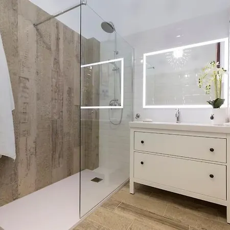 Family Century House With Terrace And Parking *