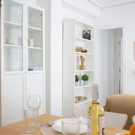Apartment Singularstays Campanar *