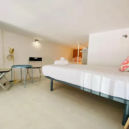 Modern Designed Loft In Russafa バレンシア