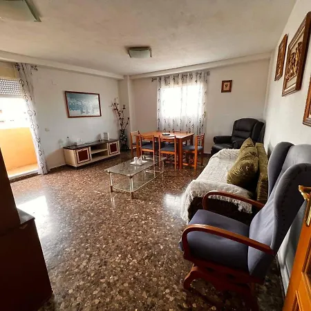 Piso Completo Cerca De La Estacion Del Ave شقة *