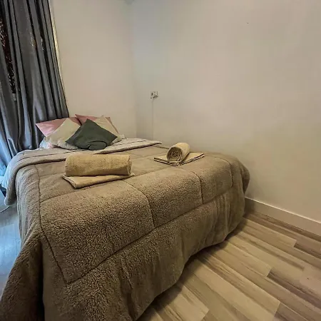 Rum i privatbostad Apartamento Compartido A 15 Minutos De La Playa En *