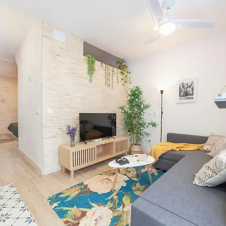 Rb - Urban Loft Retreat, Comfort & Good Location 公寓