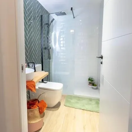 Al5 Seaside Bliss-stylish Loft Steps From Malvarrosa فالنسيا