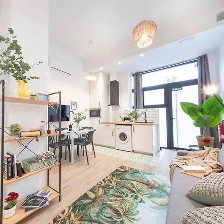 Al5 Seaside Bliss-stylish Loft Steps From Malvarrosa Lägenhet