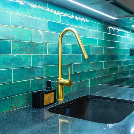 Deluxe - Aiora 瓦伦西亚