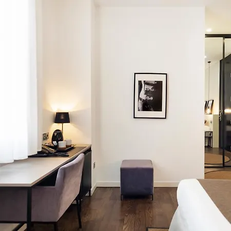 Blanq Carmen Hotel