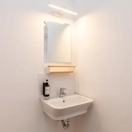 Alicante By Moontels * ולנסיה