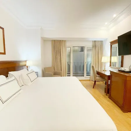 Melia Plaza Hotell 4*