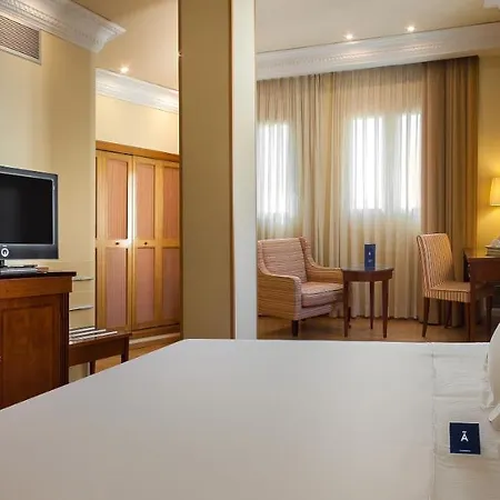 Melia Plaza Hotell 4*