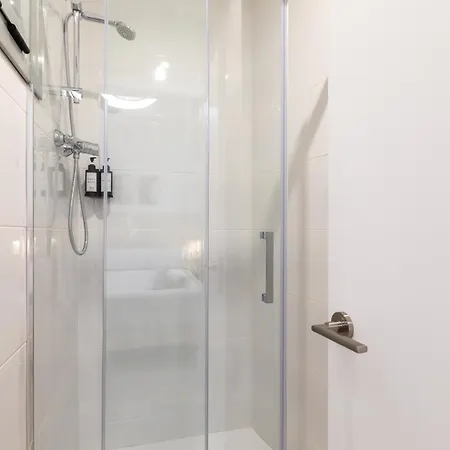 בית הארחה Alicante By Moontels