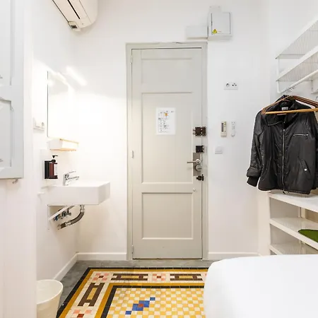 Alicante By Moontels בית הארחה