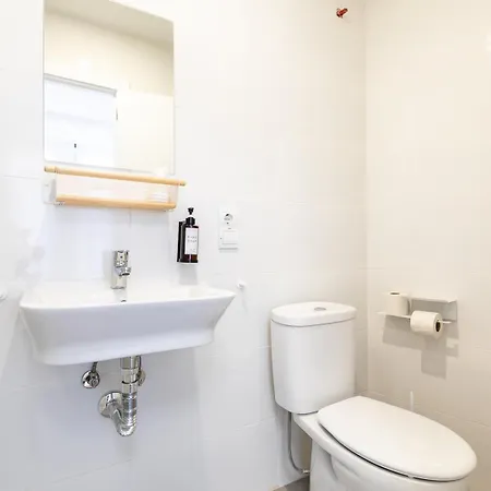 Alicante By Moontels בית הארחה