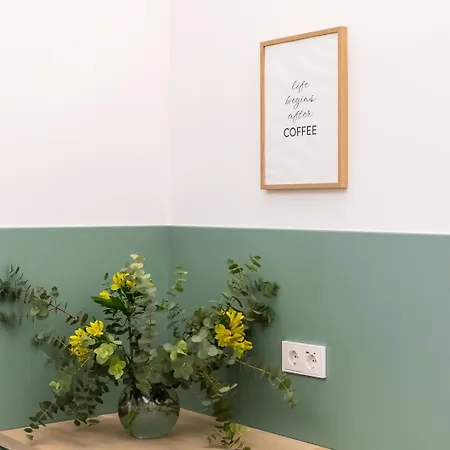 Alicante By Moontels * ולנסיה