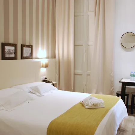 מלון San Lorenzo Boutique Plaza 3*