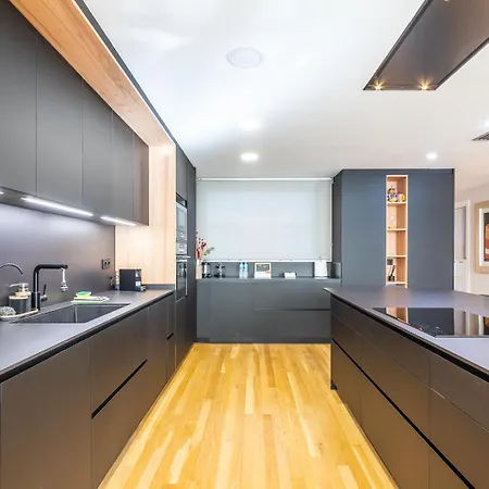 Central Market Lux Apartment *