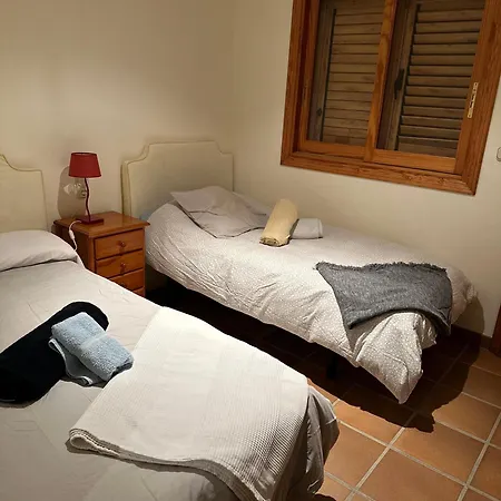 Hébergement de vacances Adosado En La Playa De El Perellonet Con Piscina, Pista Tenis