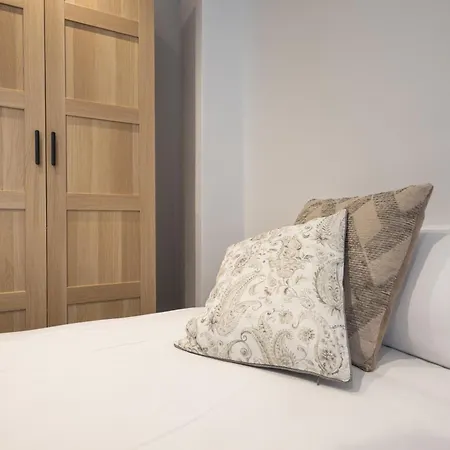 Florit Flats - The Patraix * فالنسيا