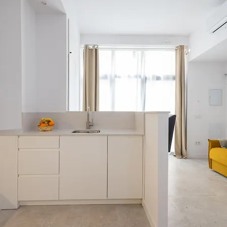 Florit Flats - Ceramic - 4 Guest - Ac Wifi - Near Sorolla Train Station Appartamento Valenza