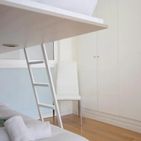 Апартаменты Singularstays Comedias Iv *