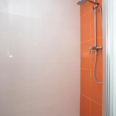 Apartment Singularstays Comedias Iv