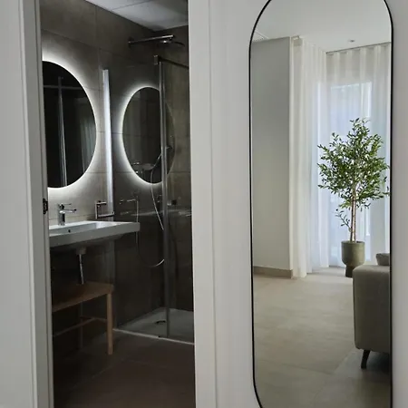 Imperial Apartment *