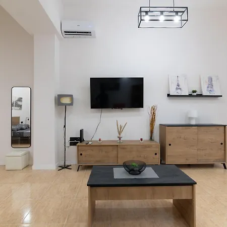 Spacious Oceanografic Flats *