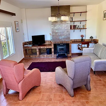 Beautiful With Huge Private Pool And Vineyard View