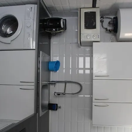 Bright In 80 Sqm With Air Conditioning Apartment *