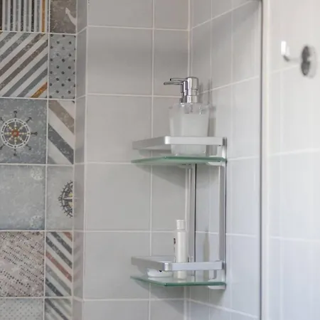 Bright In 80 Sqm With Air Conditioning Apartment *