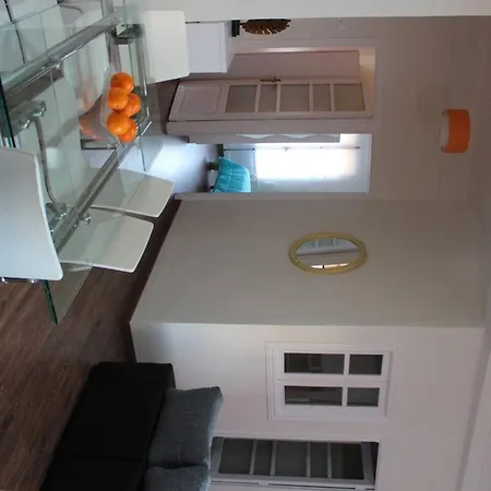 Bright In 80 Sqm With Air Conditioning