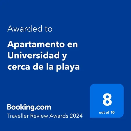 En Universidad Y Cerca De La Playa