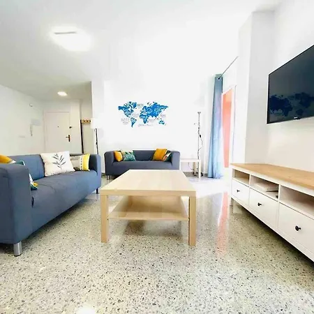 Spacious & Bright Flat Near The Valencia
